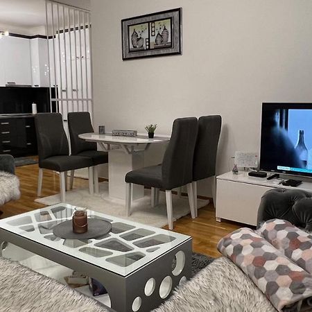 טוזלה Apartman Nejra מראה חיצוני תמונה