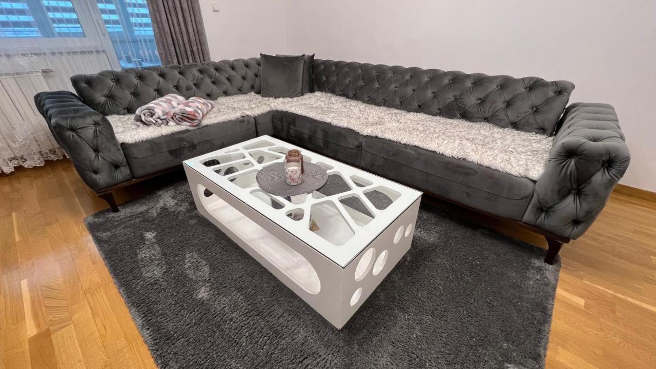 טוזלה Apartman Nejra מראה חיצוני תמונה