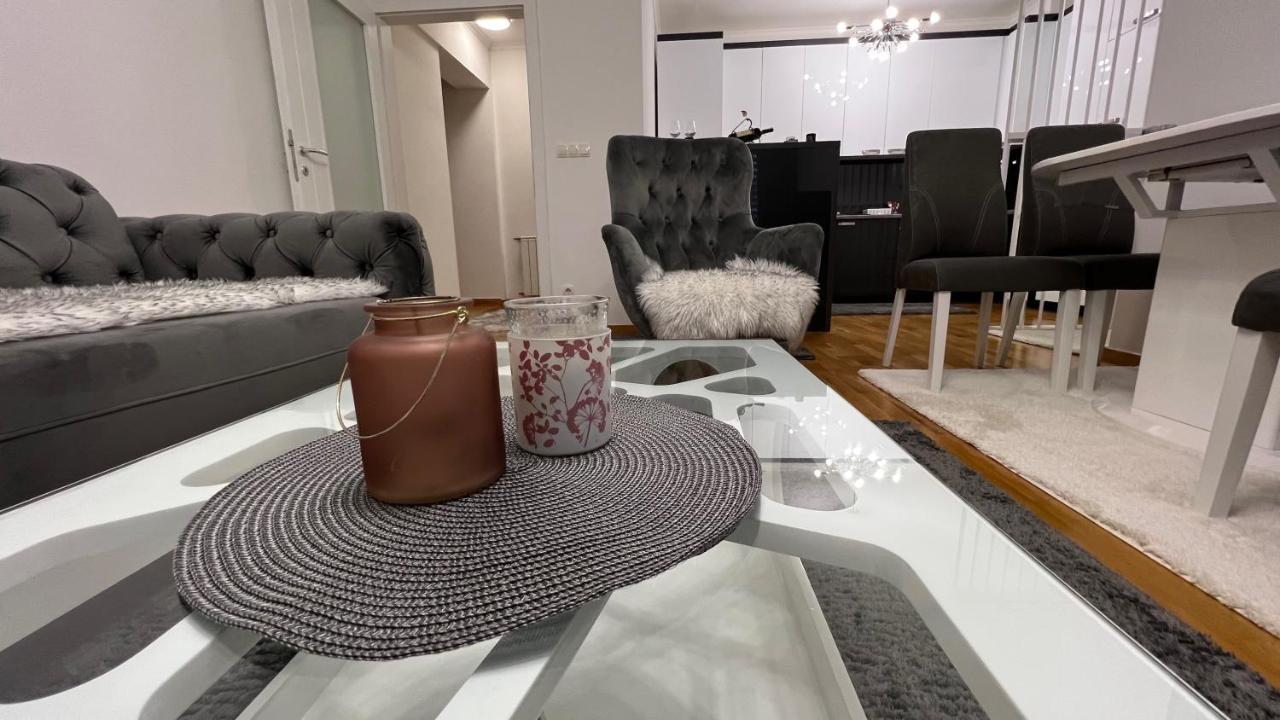 טוזלה Apartman Nejra מראה חיצוני תמונה