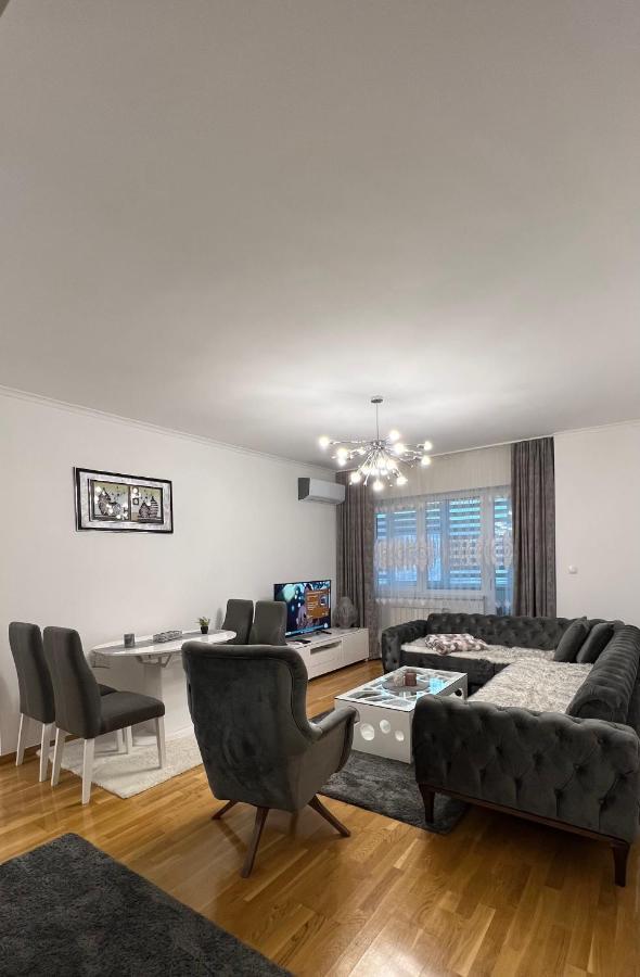 טוזלה Apartman Nejra מראה חיצוני תמונה